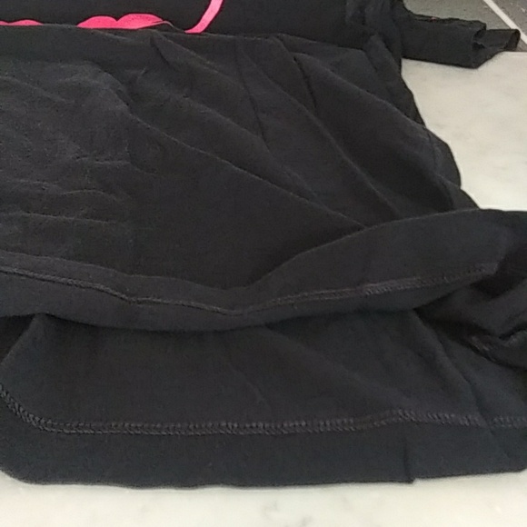 🦇 Under armor -DC comics tee🦇 - Picture 6 of 8